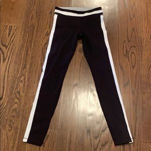 Black and white Athleta girl leggings